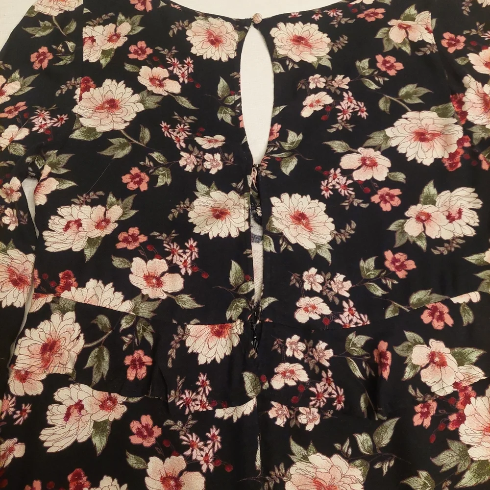 American Eagle Black Floral Print Boho Ruffle V Neck Dress Bell Sleeve Sz XS